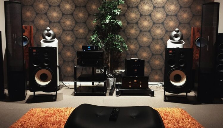 O que é som surround Entenda a tecnologia!