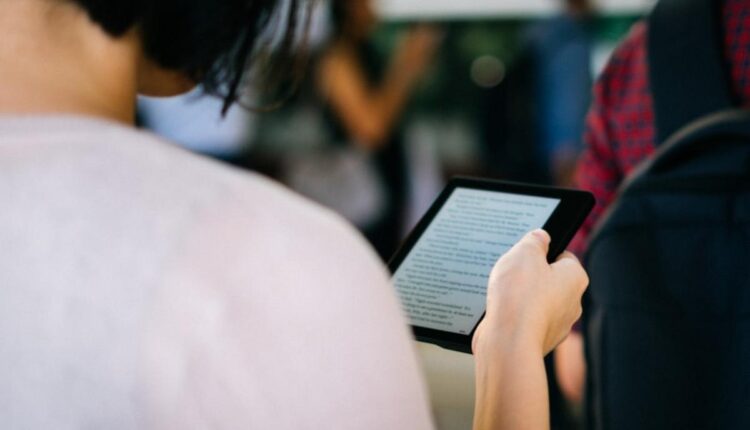 Amazon atualiza Kindle com leitura de livros em voz alta para todos usuários