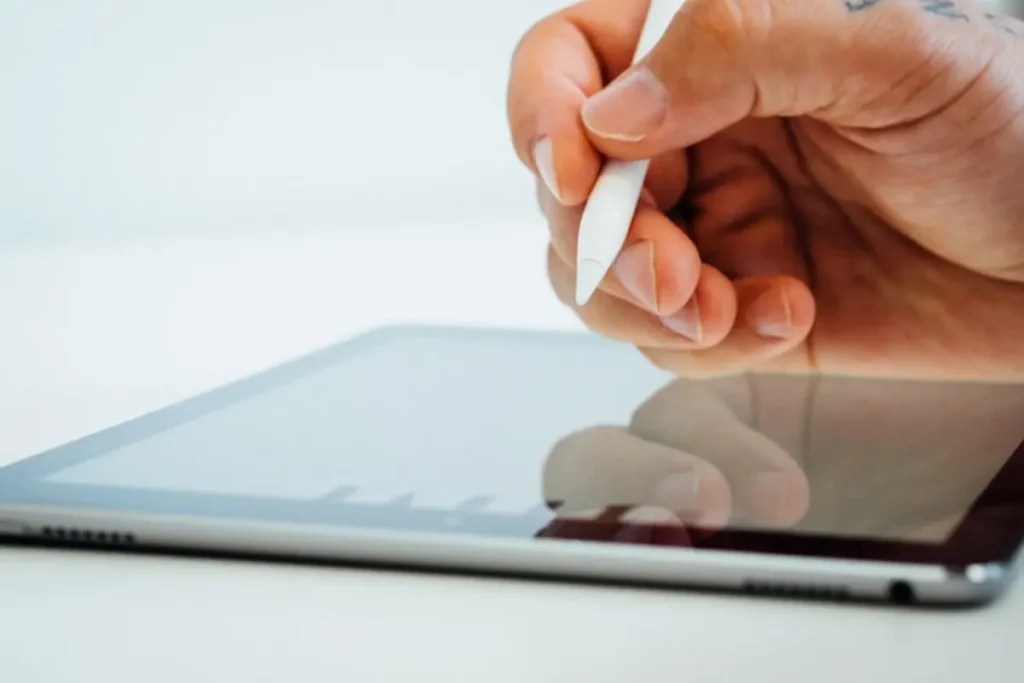 A tela do tablet esconde um detalhe que pode prolongar sua vida útil