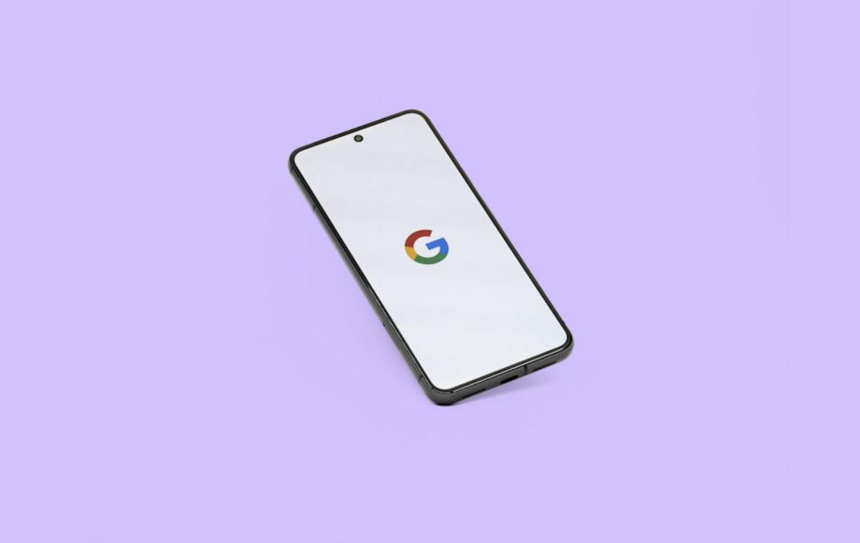Google testa novo feed rolável de sugestões no app Gemini para facilitar prompts
