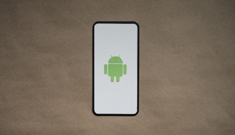 OnePlus lança beta "aberto" do Android 16, mas limita acesso a usuários na Índia