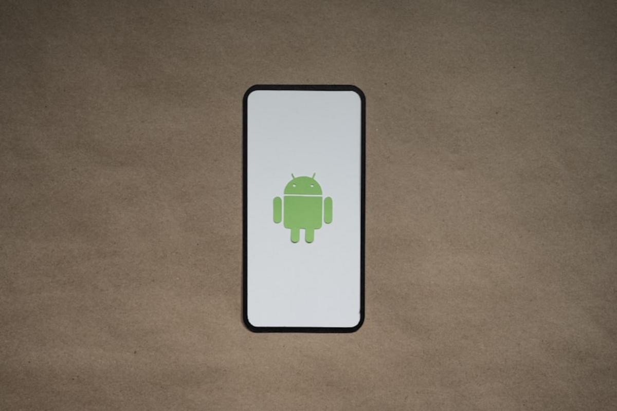 OnePlus lança beta "aberto" do Android 16, mas limita acesso a usuários na Índia